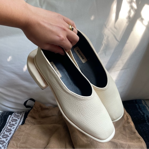 BNIB | Handmade in Nigeria | Soft Leather Graphic Heel Ivory Pumps - Picture 8 of 14